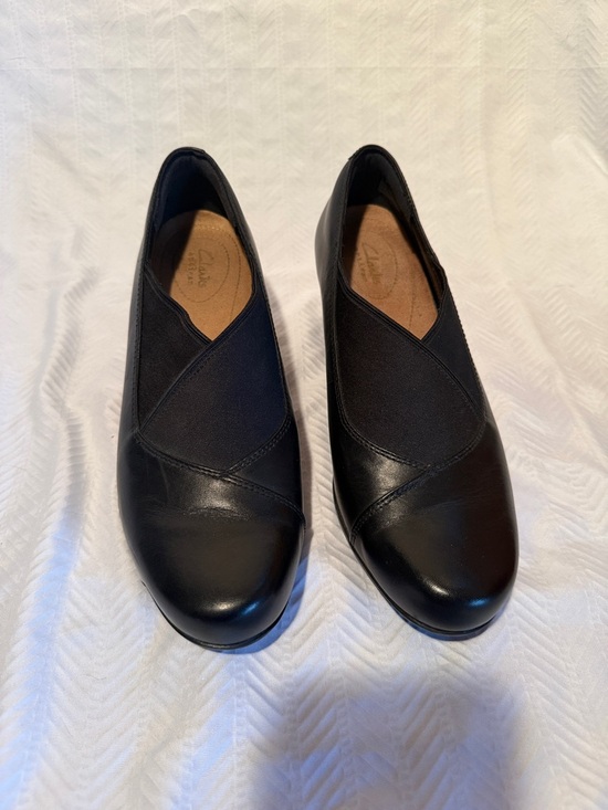 Clarks Artisan Shoes - Clarks Black Women's Low Heel Slip-On Pumps
